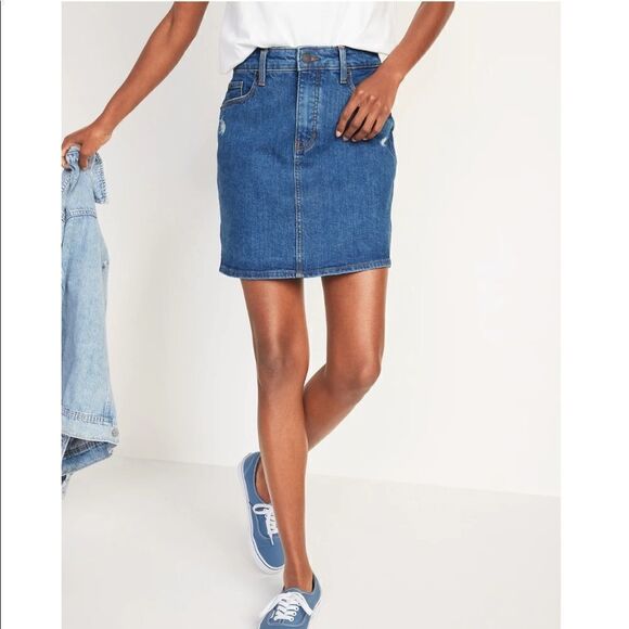 Old Navy Women’s High Waisted Distressed Jean Skirt Size 4 - Picture 1 of 10